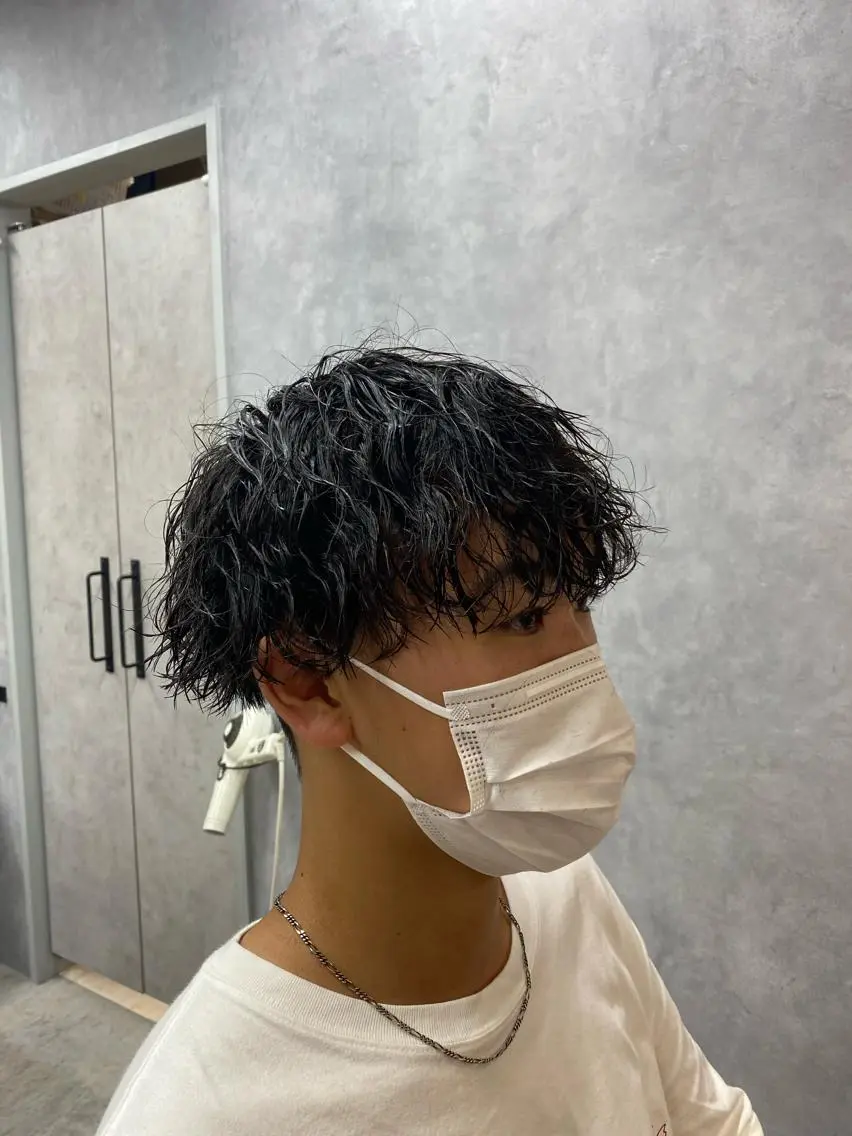 ミディアム パーマ メンズ ミディアムパーマ メンズパーマ スパイラルパーマ 大阪メンズヘアのプロ 高橋 直希のヘアスタイル