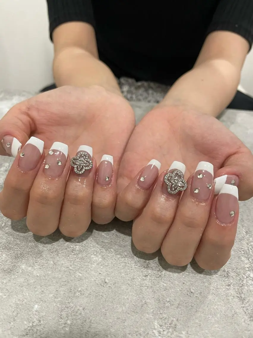 ネイル 持ち込み Raviliss ♡のネイルデザイン