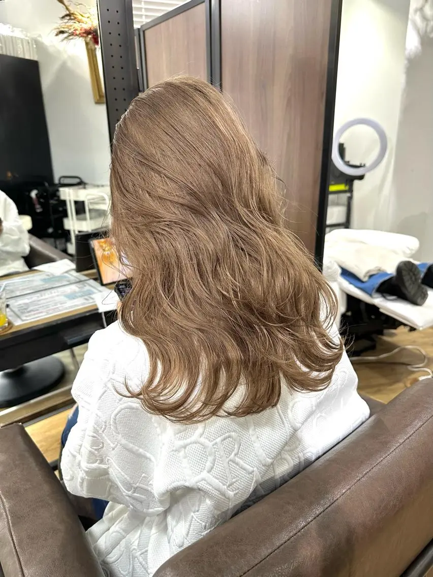 ミディアム カラー ベージュカラー グレージュ シルバー シルバーグレージュ ヘアカラー トリートメント ARCANAブリーチ ダブルカラー🌟原宿のヘアスタイル