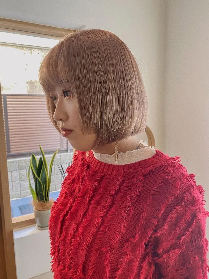 ショート カラー ベージュカラー ブリーチ ハイトーンカラー ミルクティーベージュ 板谷みさき /似合わせBobのヘアスタイル