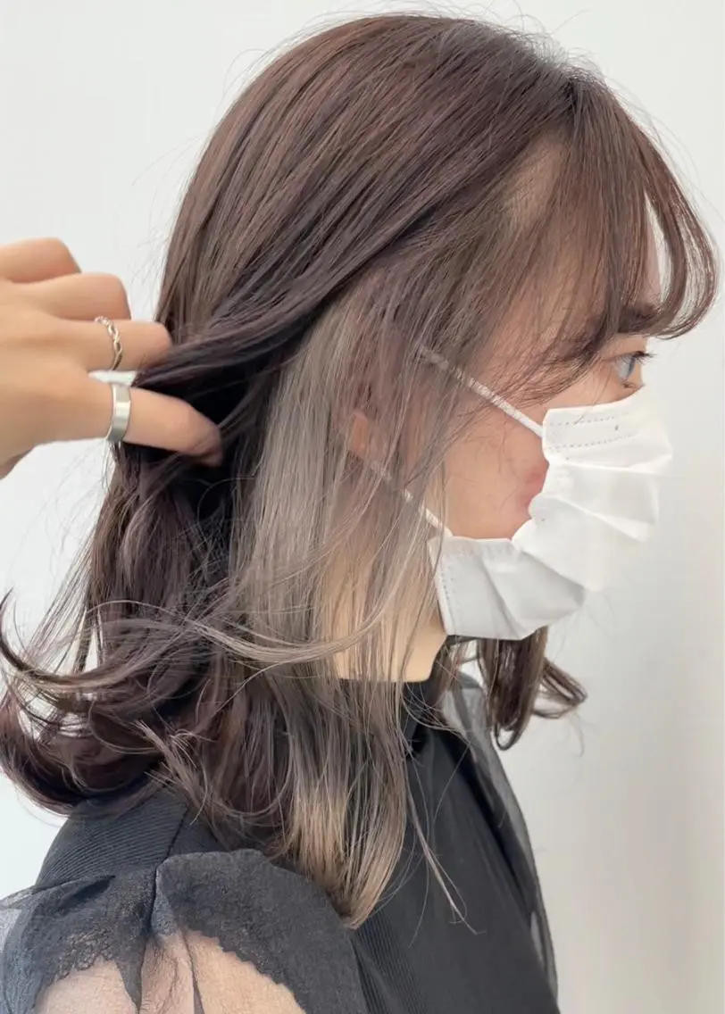 セミロング カラー ヘアアレンジ ブリーチ グレージュ インナーカラー シルバー シルバーグレージュ 🦄インナーカラー 🦄貫井彩花のヘアスタイル