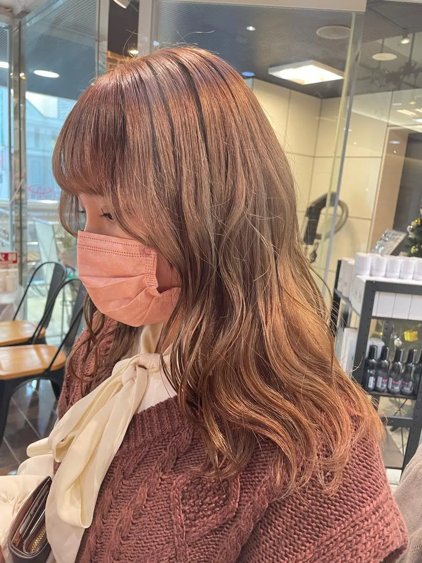 セミロング カラー ベージュカラー ミルクティーベージュ aya/小顔レイヤー /柔らかカラーのヘアスタイル