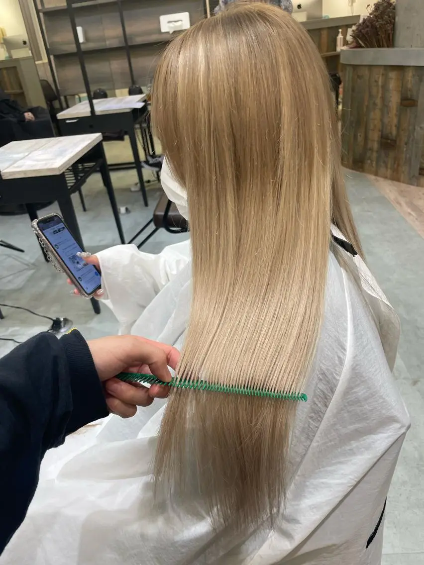 ロング ヘアカラー Loob.TOKYO MIYA🌈のヘアスタイル