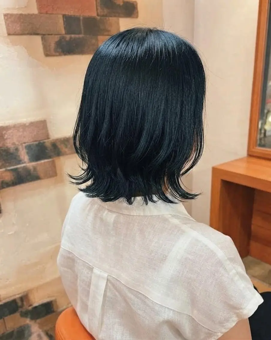 ミディアム 外ハネヘア flencia 丸 和博|カットのヘアスタイル