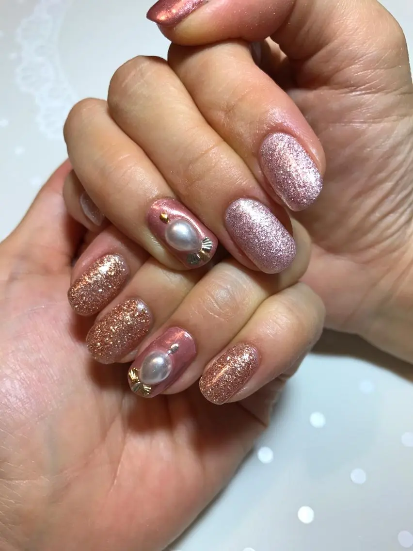 ネイル キラキラネイル ラメ(グリッター) ミラーネイル ピンク atelier chic+のネイルデザイン