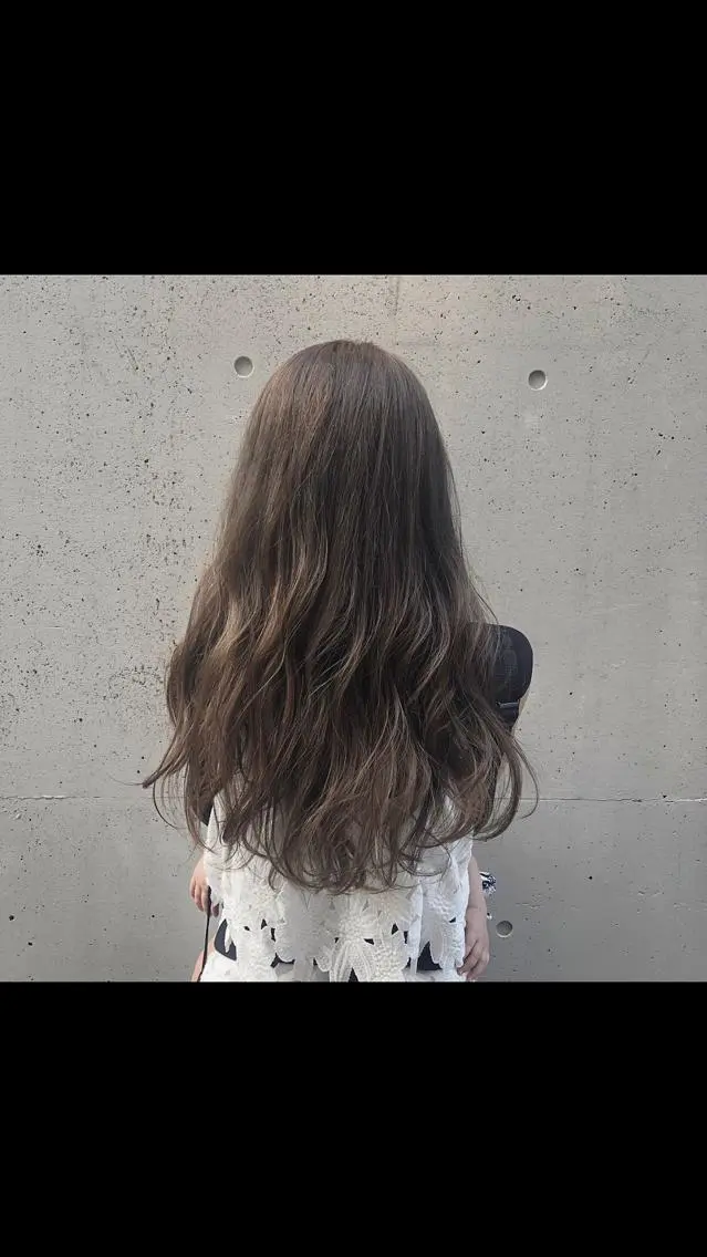 ロング カラー ベージュカラー ブリーチ カット ヘアカラー トリートメント 酸性縮毛矯正🧴韓国 レイヤー/髪質改善のヘアスタイル