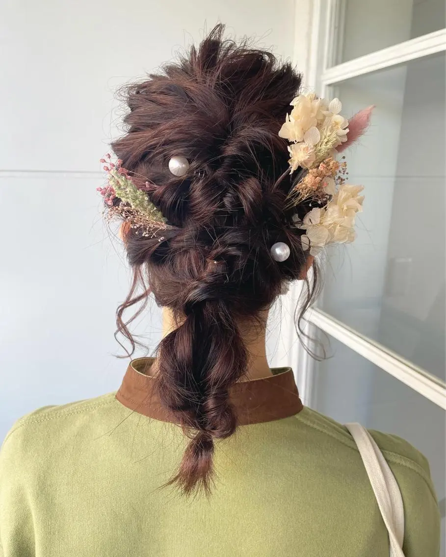 セミロング カラー ヘアアレンジ ポニーテール カシス パープルカラー たかいわ みきのヘアスタイル