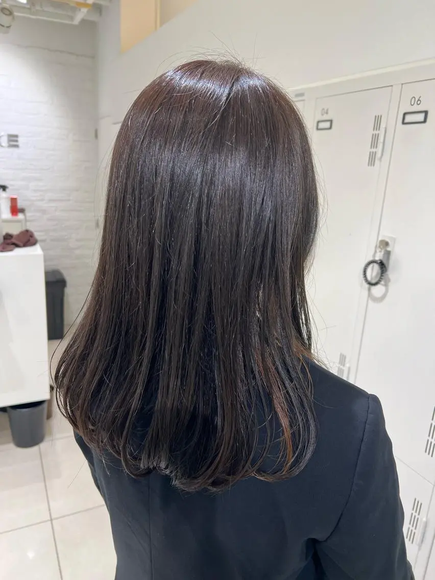 セミロング カラー 透明感カラー グレージュ ラベンダーカラー ラベンダーグレージュ ラベンダーグレー カット ヘアカラー 【暖色カラー特化】 中山由梨のヘアスタイル