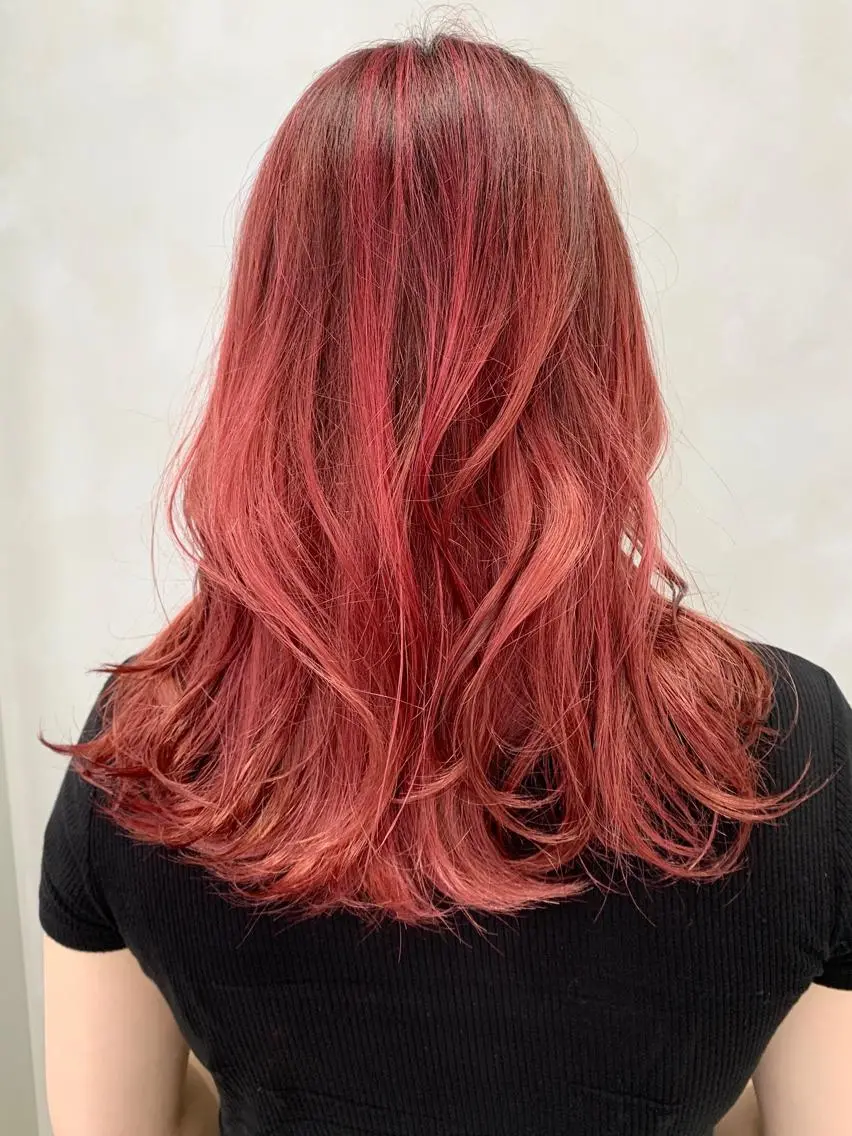ロング カラー ブリーチ カシス グラデーションカラー ハイライトカラー ピンクカラー ヘアカラー レイヤー/大人メンズ パーマ🌀 平島拓也のヘアスタイル