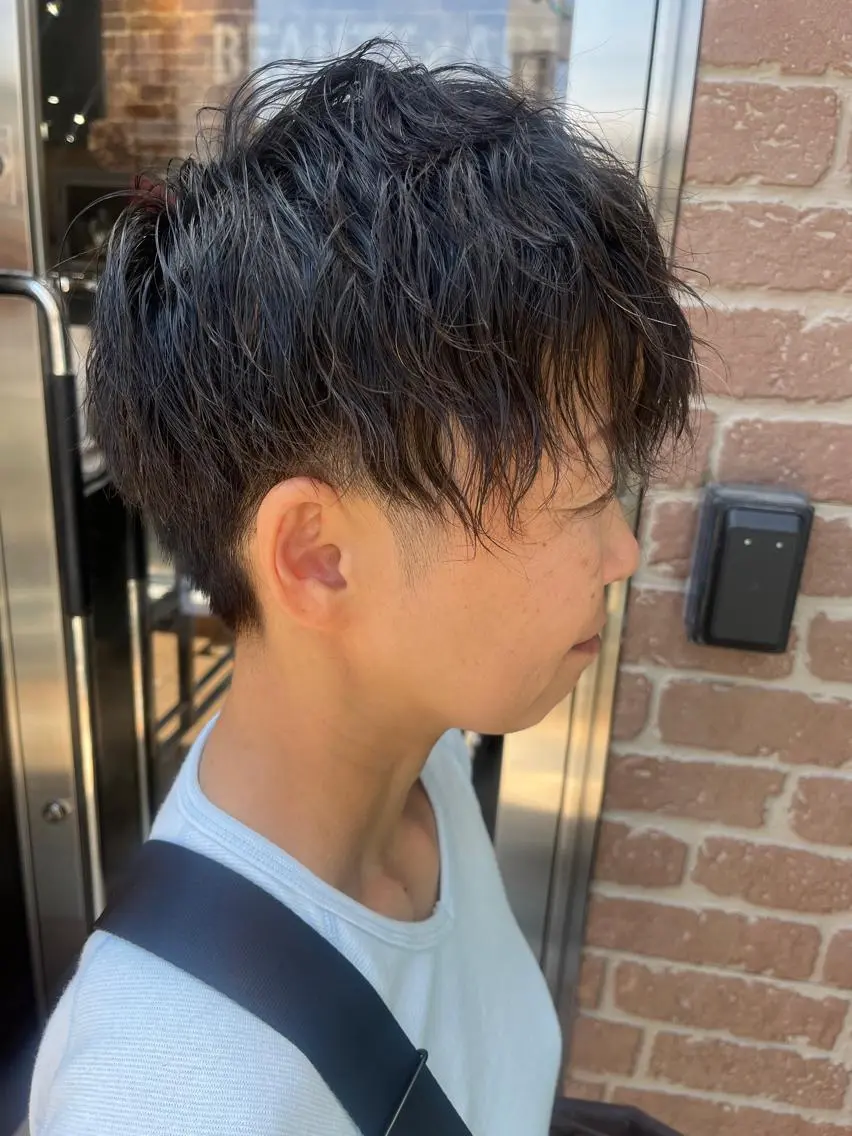 セミロング カラー パーマ ヘアアレンジ メンズ キッズ ネイル マツエク・マツパ アイブロウ メンズブリーチ メンズハイライト メンズインナーカラー メンズ韓国風 ブリーチ 久木原 ゆりのヘアスタイル