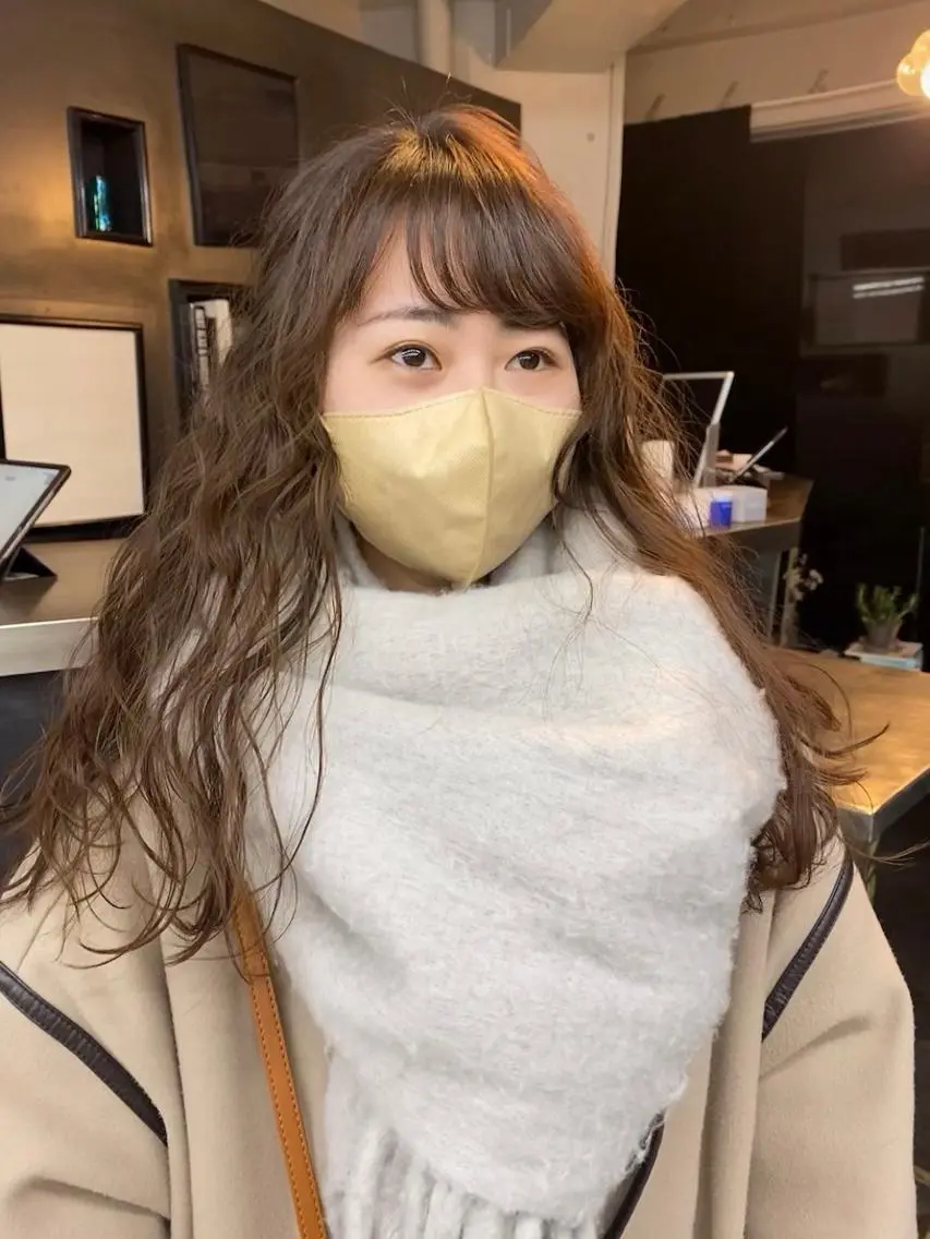 セミロング カラー パーマ 大石 沙季のヘアスタイル