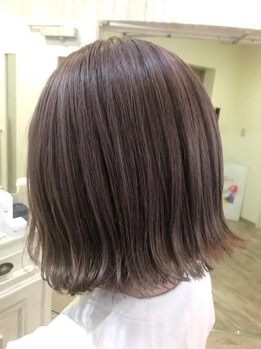 ショート カラー 艶髪🫧髪質改善 縮毛矯正✨影山湧市のヘアスタイル
