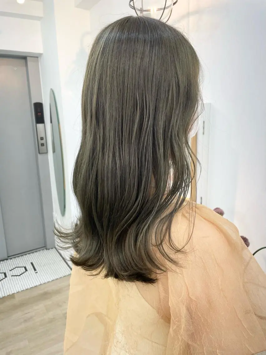 セミロング 縮毛矯正 🌼たけや みのり🌿のヘアスタイル