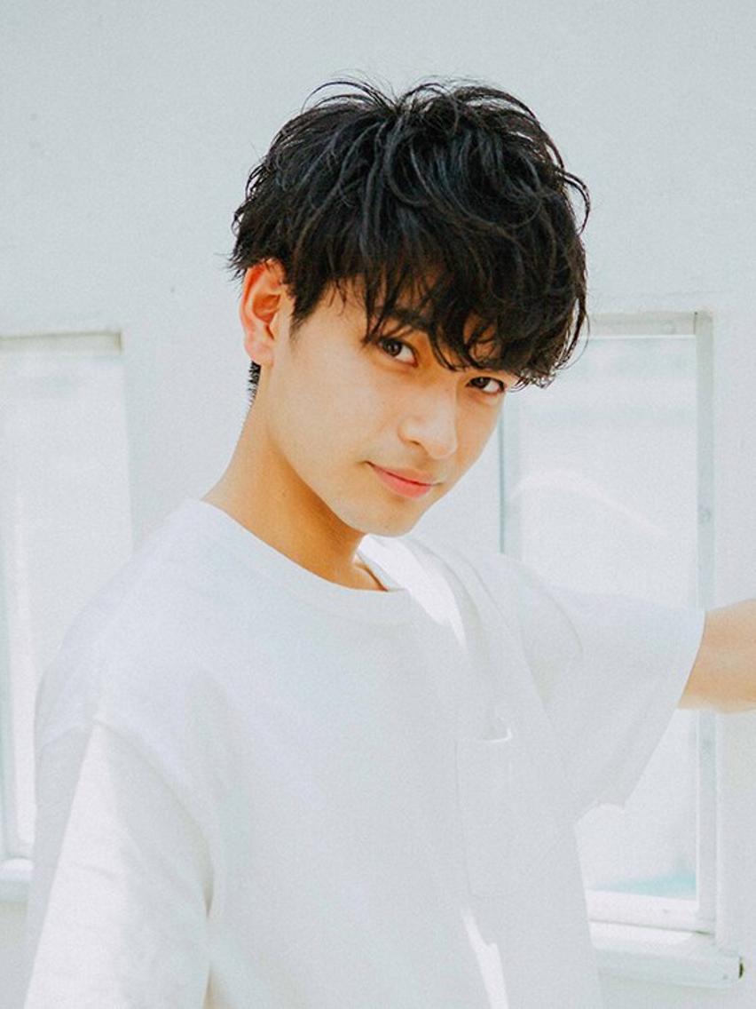 ショート メンズ アップバング コンマヘア フェードカット マッシュ スキンフェード トップスタイリスト ✨KIRIKA中野✨のヘアスタイル