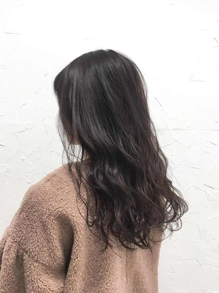 セミロング カラー ブリーチ 透明感カラー ブリーチなしカラー 脱！黒髪 ダブルカラー【上野】のヘアスタイル