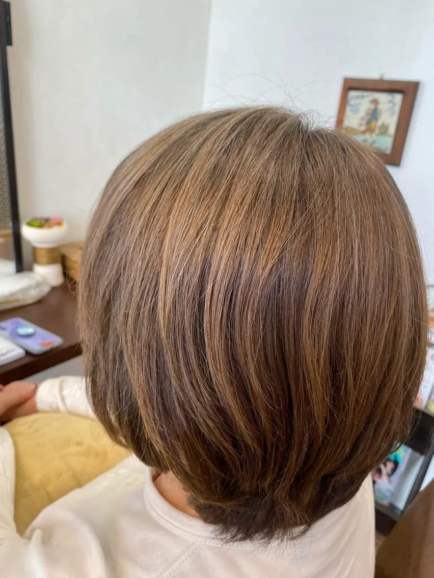 ショート カラー 戸諸 由香里のヘアスタイル