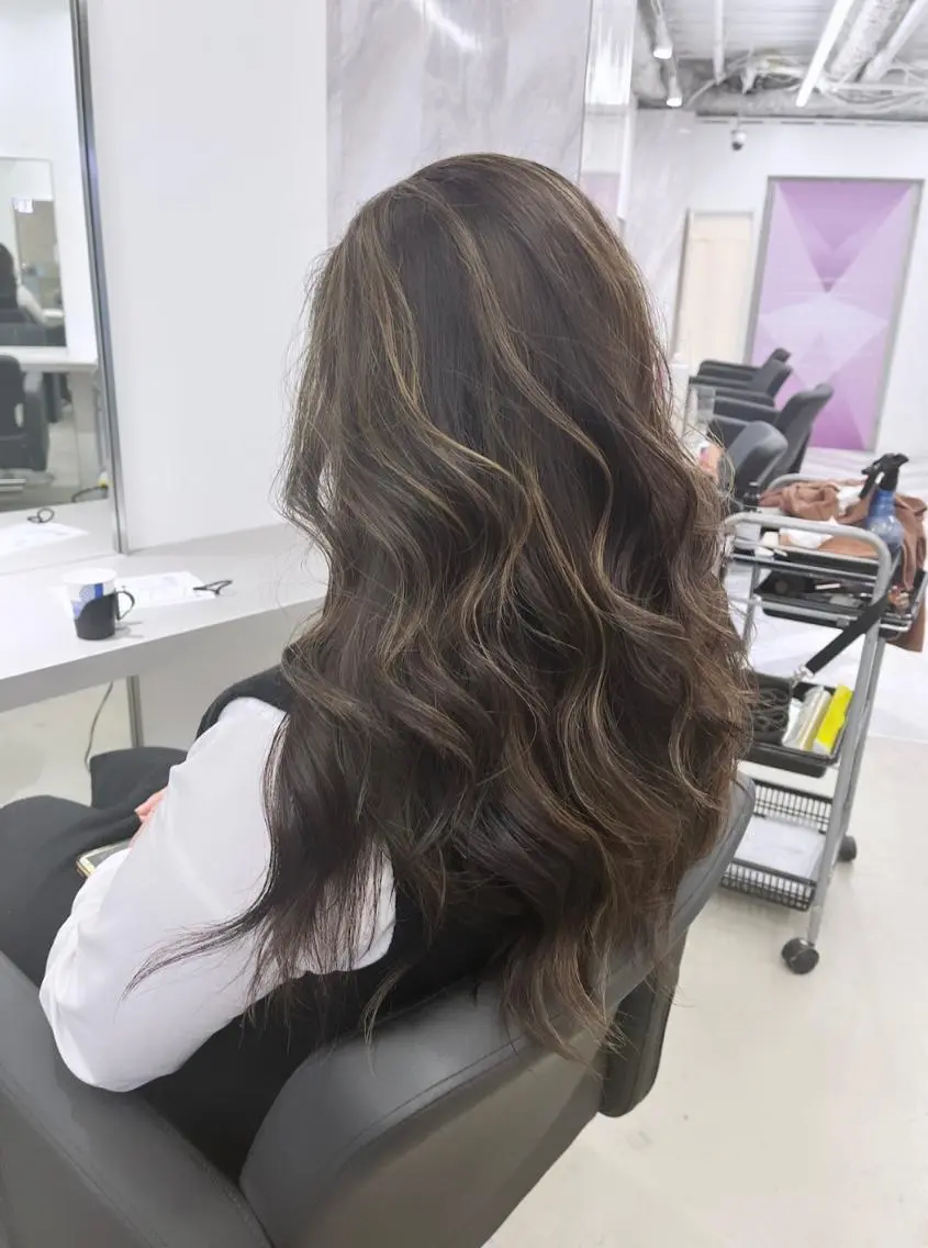 ロング karin🪩海外風 バタフライカットのヘアスタイル