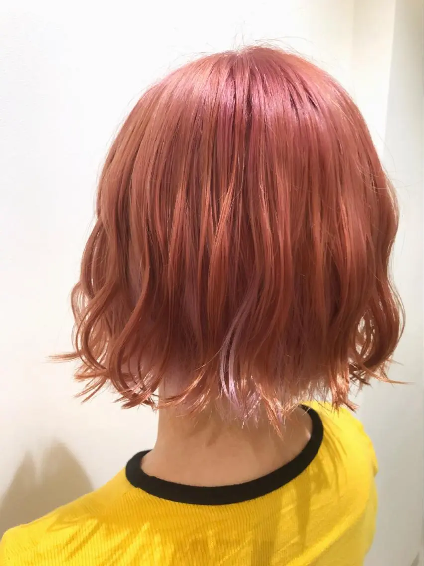 ショート カラー ブリーチ ピンクカラー 由比藤理子 ブリーチカラー🌈のヘアスタイル