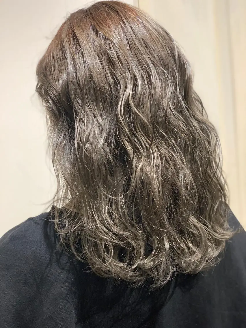 ロング カラー アッシュ ブリーチ 髪質改善×矯正🫧 韓国ヘアasamiのヘアスタイル