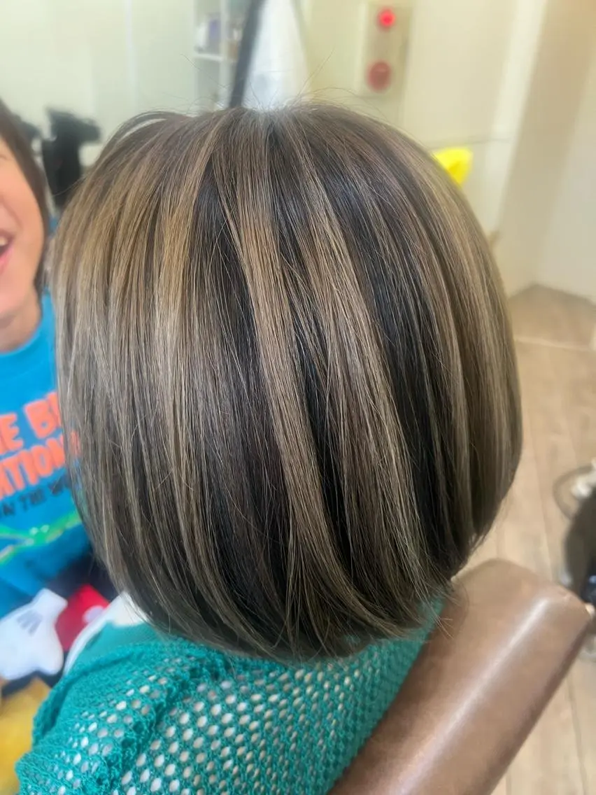 ミディアム カラー カット ヘアカラー トリートメント 鶴見 和美のヘアスタイル