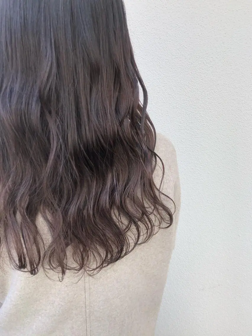 ロング Ravo 西村 優花のヘアスタイル