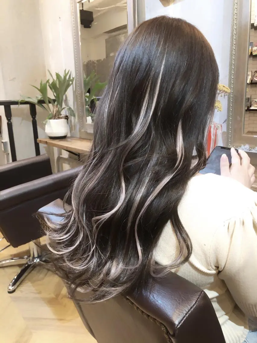 ロング カラー シールエクステ ハイライトカラー エクステ ハイライト エクステ指名No.1 【店長】橘田のヘアスタイル
