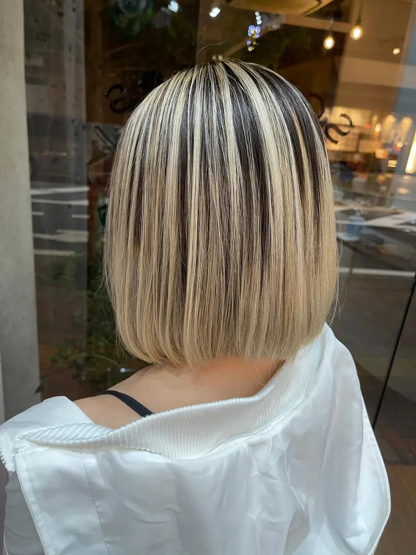 ミディアム レイヤーカット CoCooN satoshiのヘアスタイル