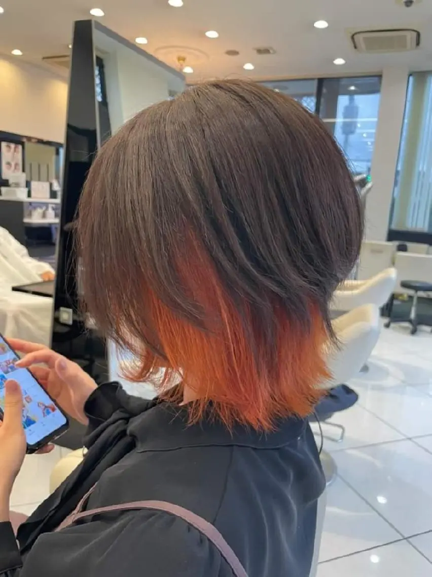 ショート カラー ブリーチ ケアブリーチ インナーカラー オレンジ ウルフカット ウルフカット/デザイ ンカラー/あらげのヘアスタイル