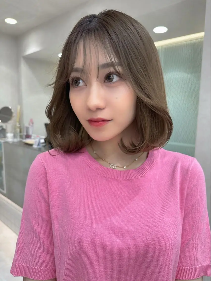ショート カット ヘアカラー かえ🩶韓国ボブ🎀 透明感カラー🥣のヘアスタイル