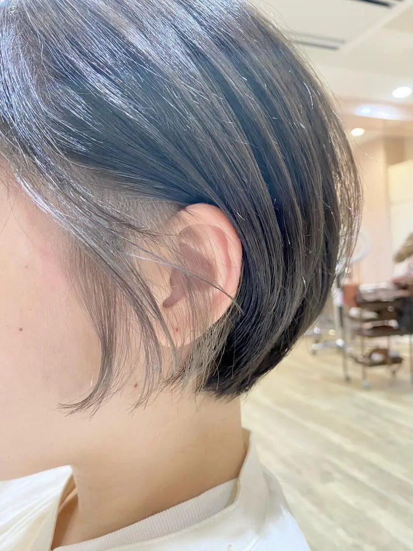 ショート カラー ブリーチ シルバー ヘアカラー トリートメント マンツーマン/透明感 foi hairのヘアスタイル