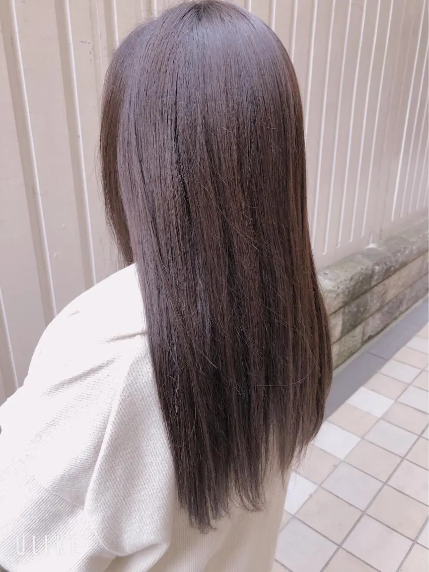 セミロング アッシュ antica YOSHIのヘアスタイル