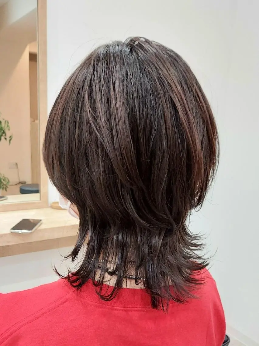 ミディアム ウルフカット 大橋 弘一のヘアスタイル