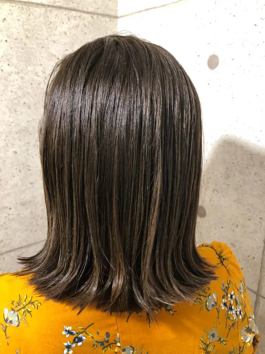 ミディアム アッシュ miki 🦎のヘアスタイル