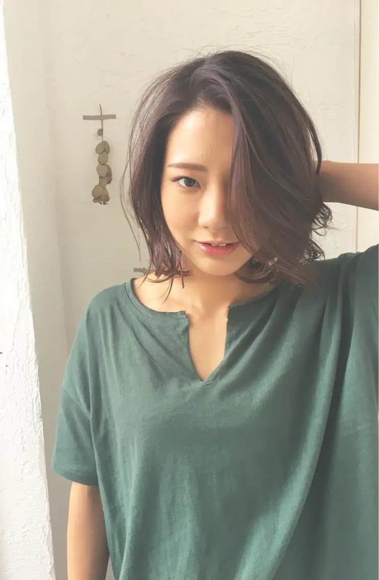 ミディアム カラー fio マナミのヘアスタイル