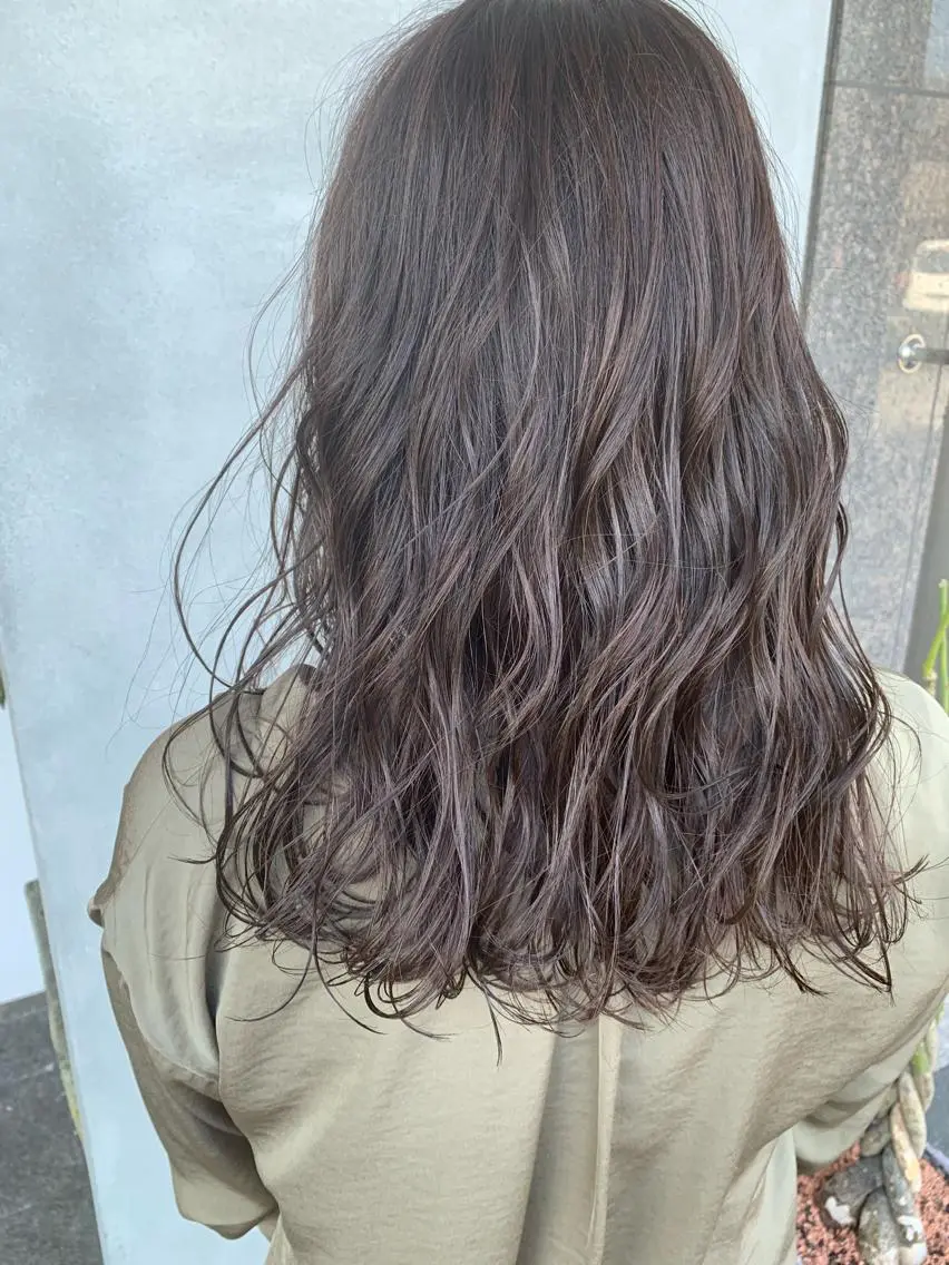カラー アッシュ アッシュグレー mu ku.のヘアスタイル