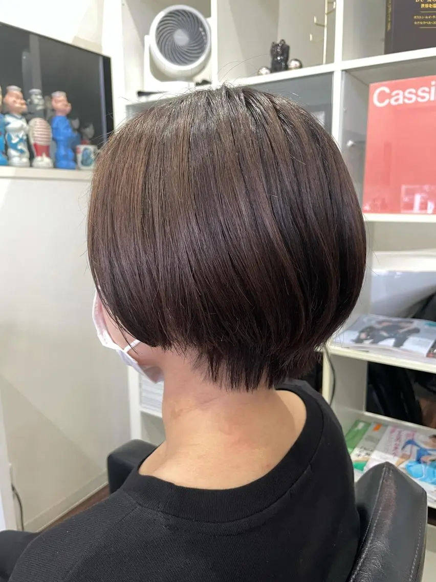 ショート カラー ハンサムショート ブリーチ ケアブリーチ グレージュ ハイライトカラー カット ヘアカラー トリートメント シンヤヘアーズ 泉大津本店のヘアスタイル