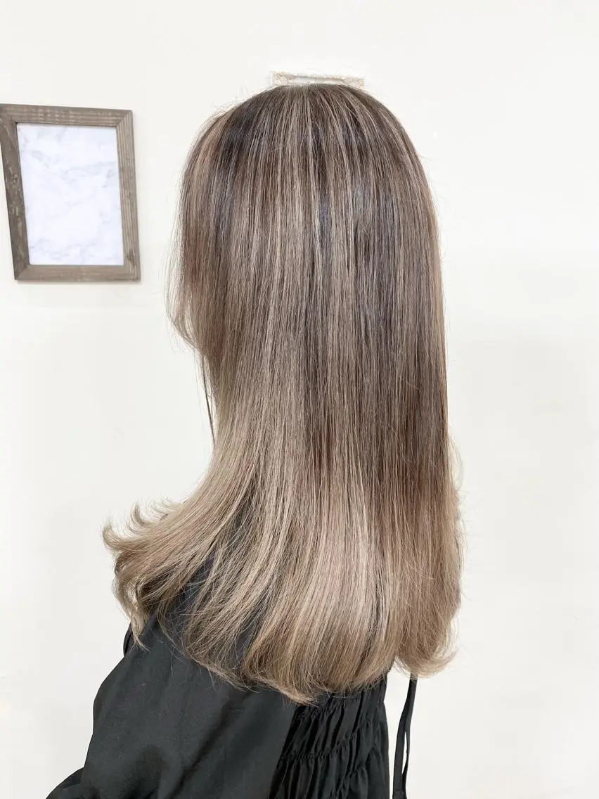 カラー SALOWIN栄 高須大貴のヘアスタイル