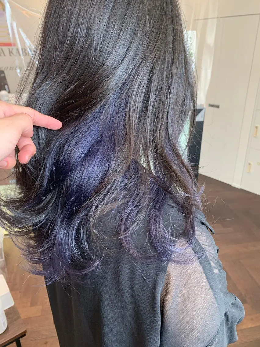 カラー インナーカラー カット ヘアカラー 喜友名 泉樹のヘアスタイル