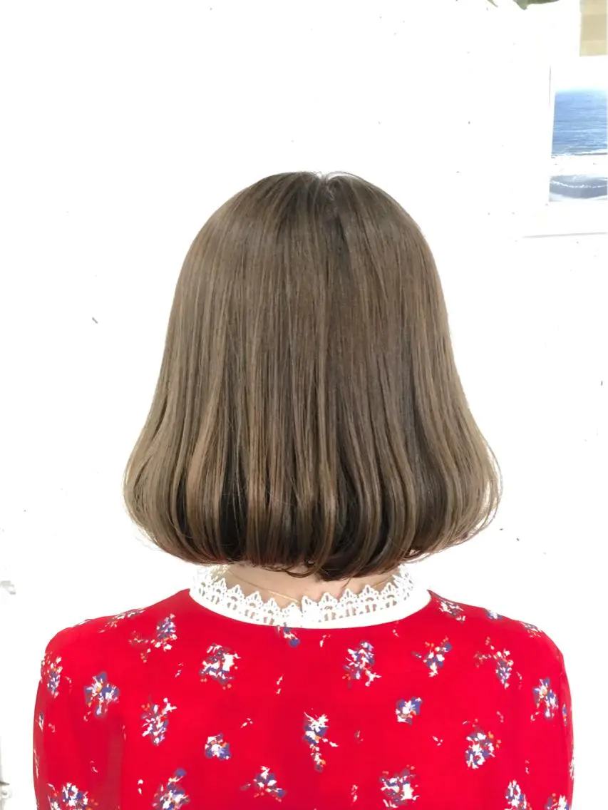 ミディアム カラー ベージュカラー フォギーベージュ yoshi ☆のヘアスタイル