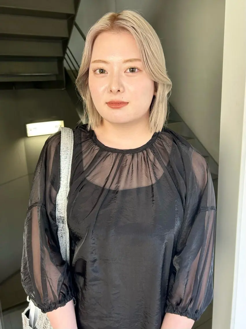 ショート カラー パーマ ヘアアレンジ デザインカラー/ボブ ブリーチカラー/ユリのヘアスタイル