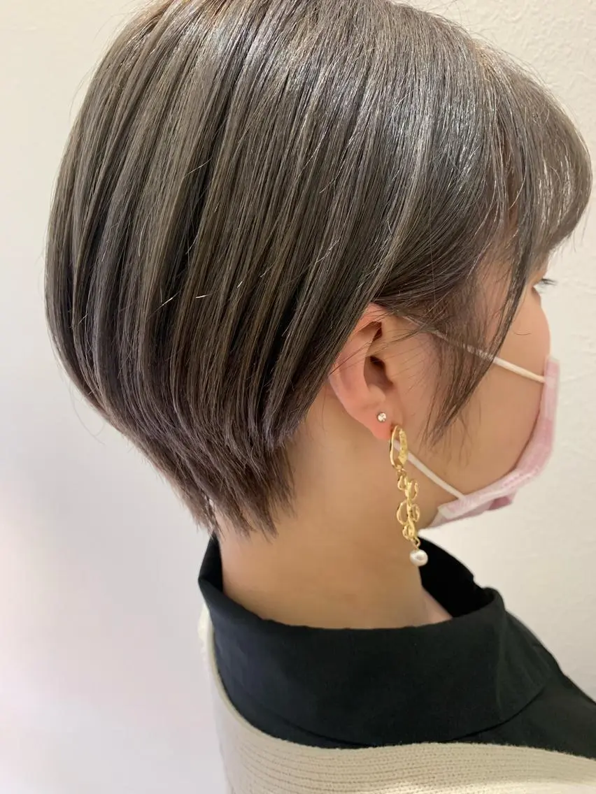 ショート カラー ブリーチ グレージュ ショートヘア カット ヘアカラー トリートメント hubhair レイヤー/透明感のヘアスタイル
