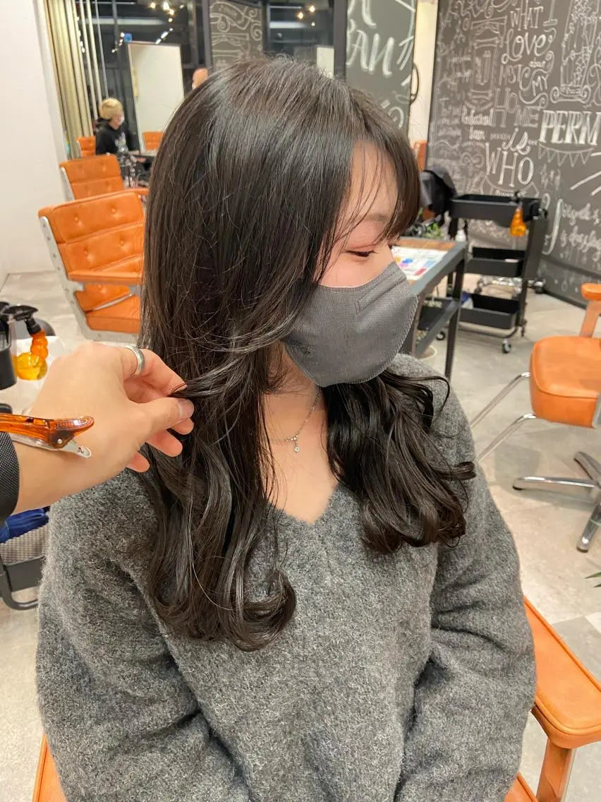 ミディアム カラー レイヤーカット カット ヘアカラー トリートメント ウルフカット レイヤーカット上柿のヘアスタイル
