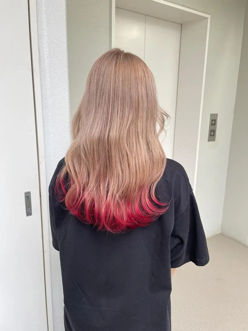 ロング カラー ヘアアレンジ レッドカラー ヘアカラー トリートメント ヘッドスパ ヘアセット 艶カラー✨縮毛矯正✨ 翁長孝輔のヘアスタイル