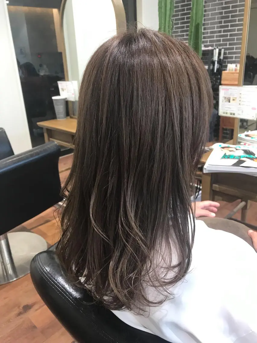 ロング カラー 透明感カラー オリーブカラー カット トリートメント アザマ　ヤスカツ _rosso 川口のヘアスタイル