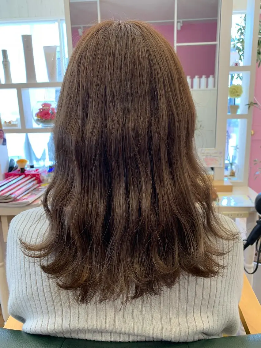 ロング カラー ベージュカラー 工藤 萌香のヘアスタイル