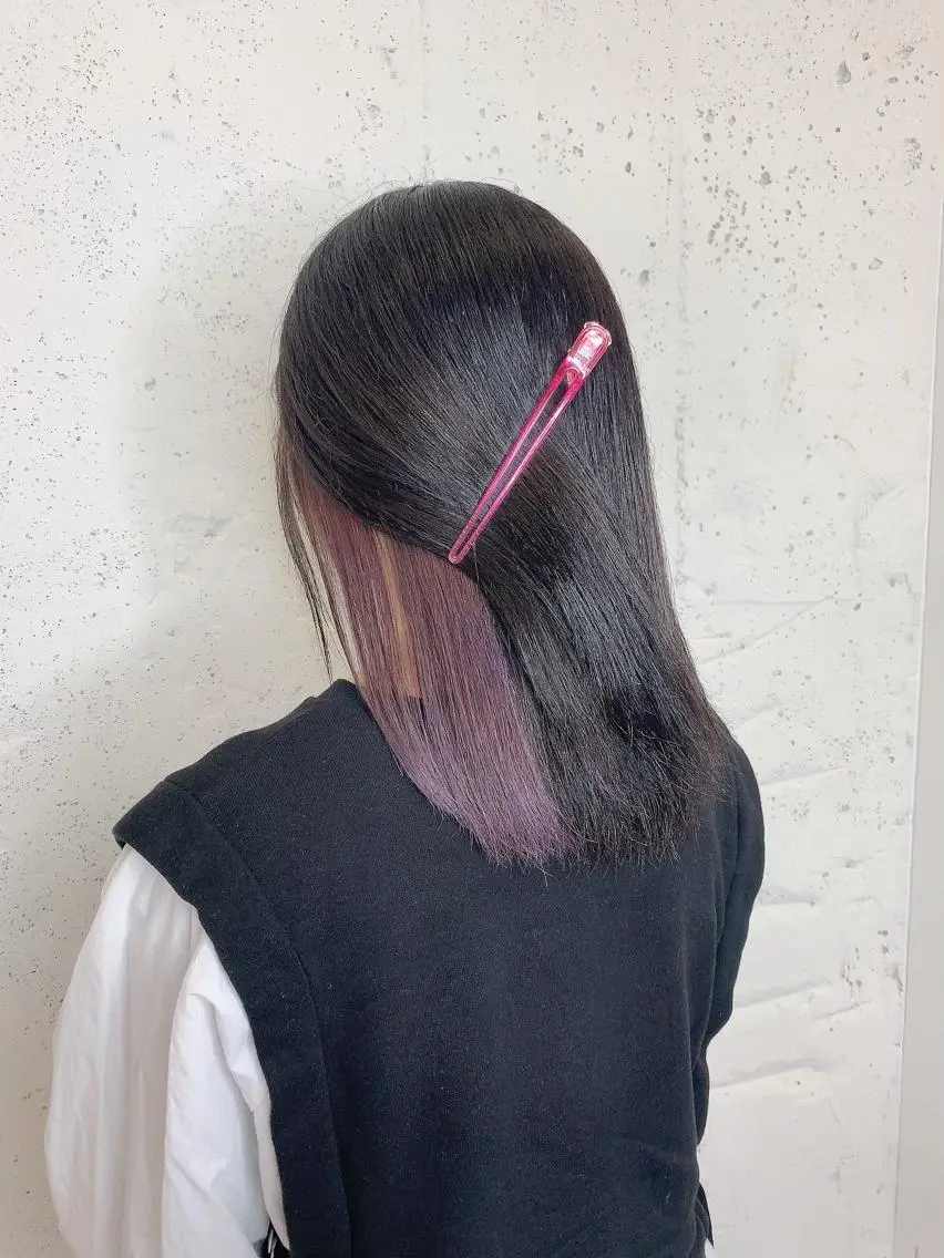ミディアム カラー 透明感ハイトーン🦄 キラ🌈のヘアスタイル