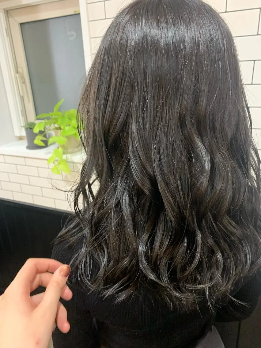 セミロング カラー 透明感カラー グレージュ cana 札幌レイヤースタイルのヘアスタイル