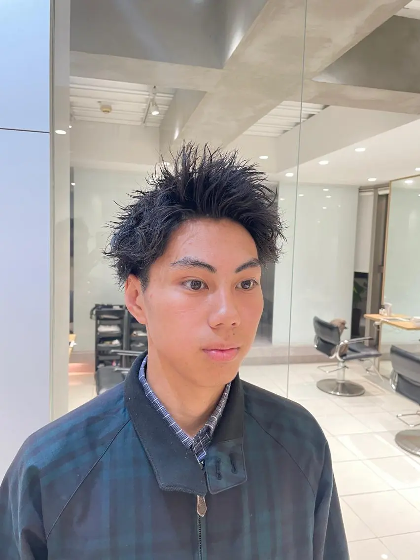 ショート パーマ ヘアアレンジ メンズ メンズパーマ スパイキーショート メンズツイストパーマ ショートヘア ツイストパーマ カット トリートメント ヘッドスパ ヘアセット 艶カラー✨縮毛矯正✨ 翁長孝輔のヘアスタイル