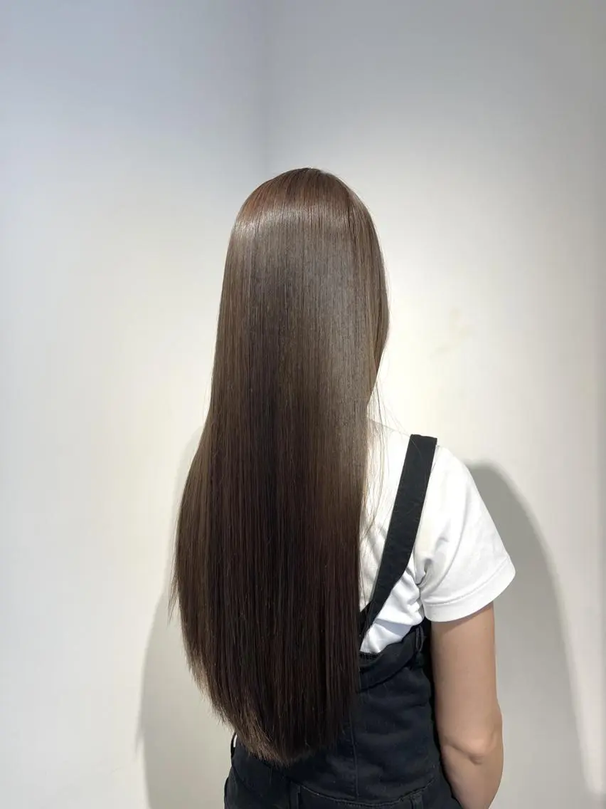 ロング カット ヘアカラー 縮毛矯正 生涯の”美”パートナ ーQUATRO鈴木のヘアスタイル