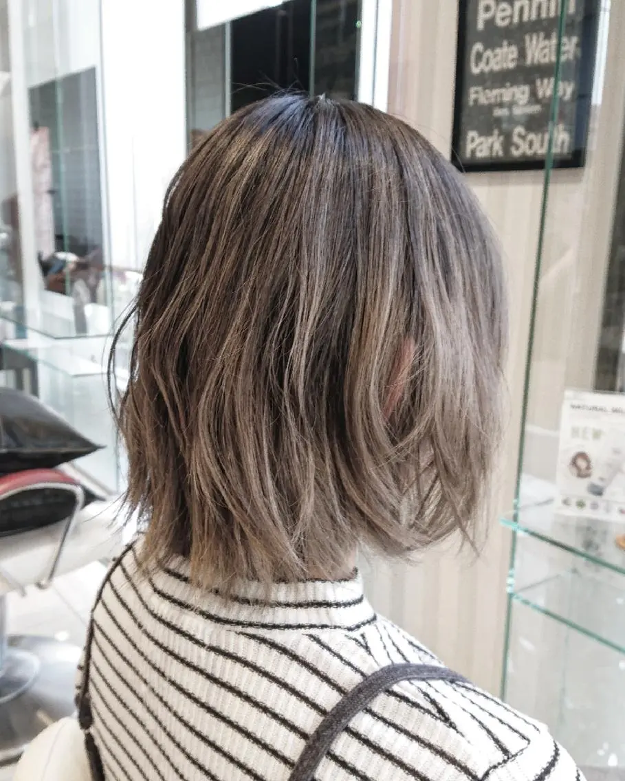 ミディアム カラー ベージュカラー ボブ カット ヘアカラー 保住 恭平のヘアスタイル